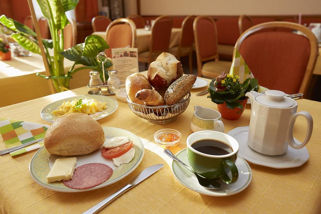 Hotel Roessle Trochtelfingen Экстерьер фото